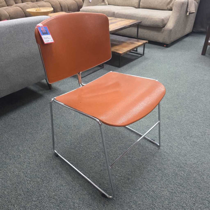 ORANGE CHAIR LS
