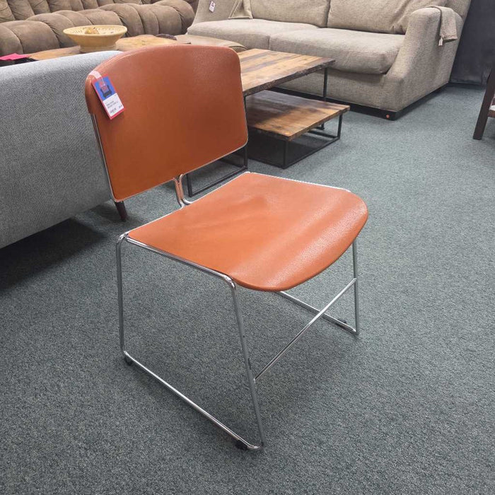 ORANGE CHAIR LS