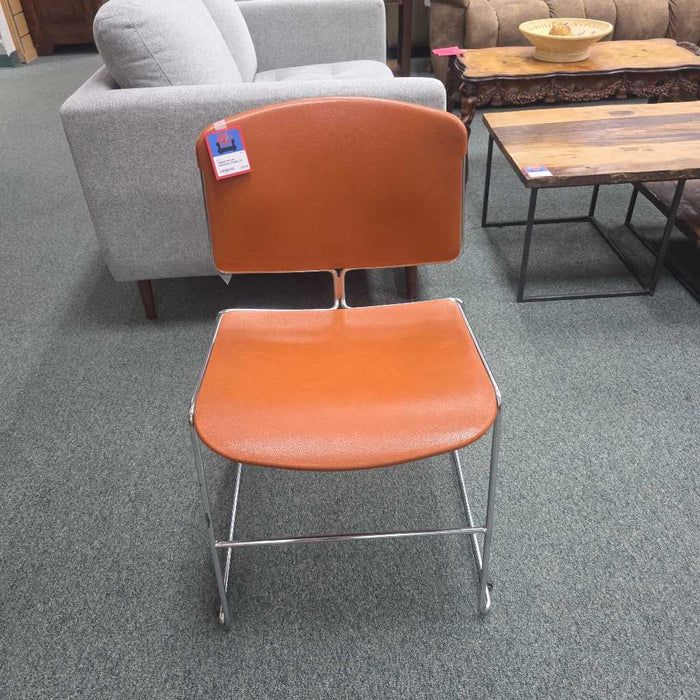 ORANGE CHAIR LS