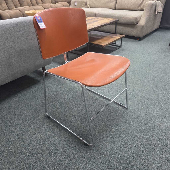ORANGE CHAIR LS