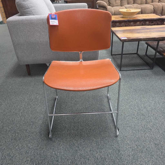 ORANGE CHAIR LS