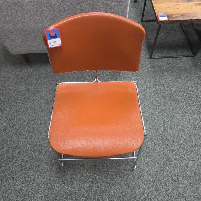 ORANGE CHAIR LS