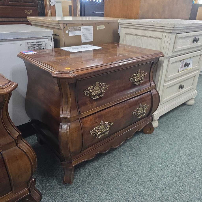 HENREDON NIGHTSTAND SK