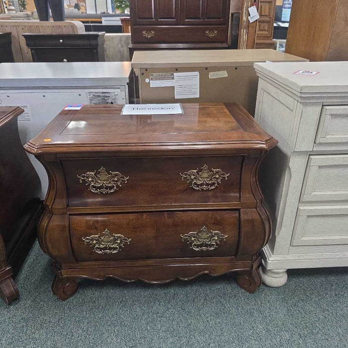 HENREDON NIGHTSTAND SK