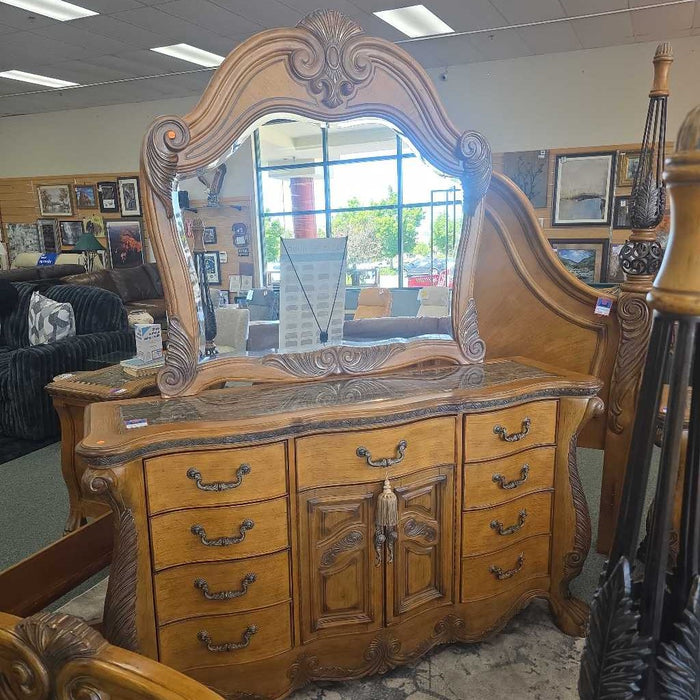 DRESSER WITH MIRROR ALK