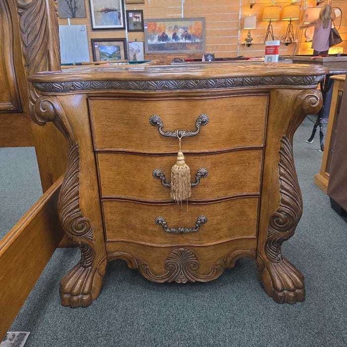 NIGHTSTAND BAH