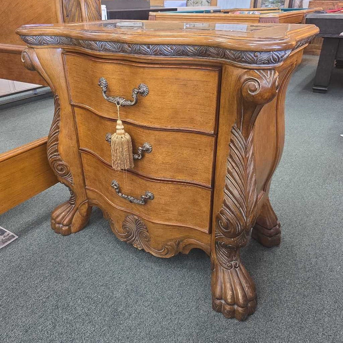 NIGHTSTAND BAH