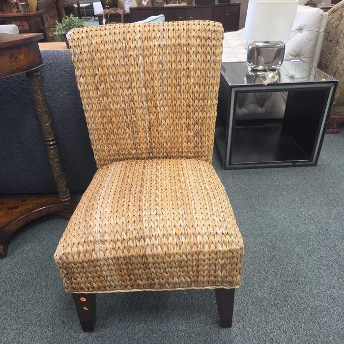 RATAN ACCENT CHAIR MI