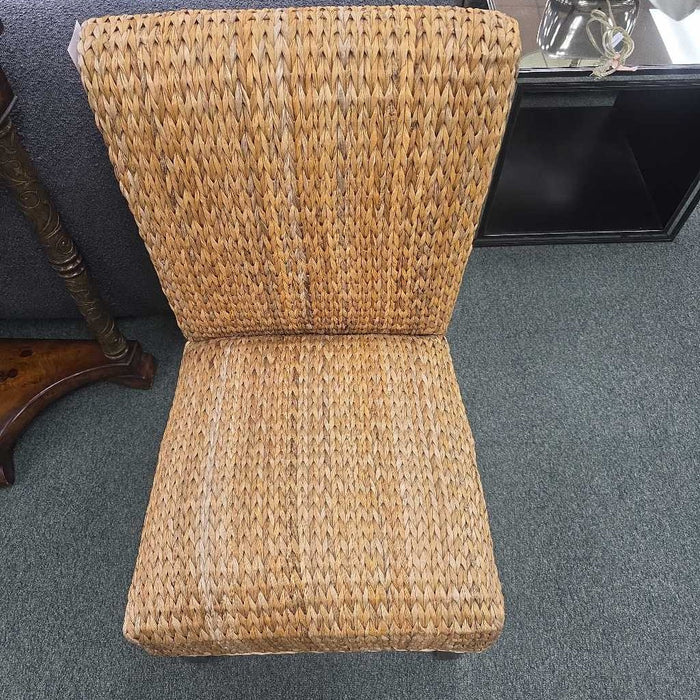 RATAN ACCENT CHAIR MI