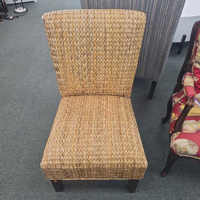 RATAN ACCENT CHAIR MI