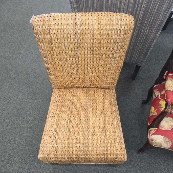 RATAN ACCENT CHAIR MI