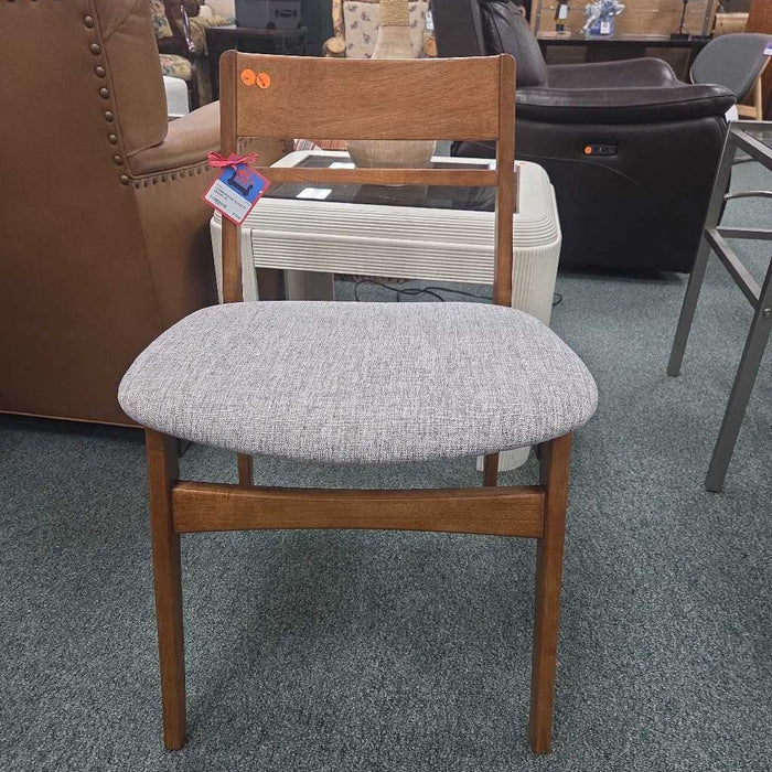 ACCENT CHAIR KL