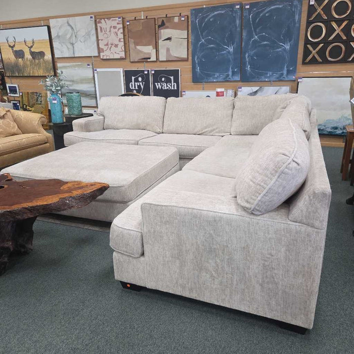 3PC SOFA SECTIONAL WITH OTTOMAN SKH