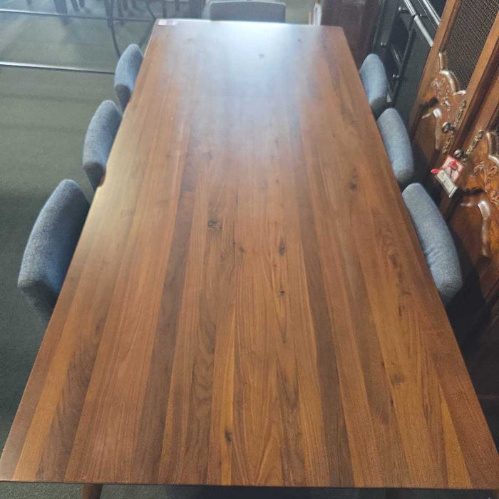 ARTICLE TABLE WITH 8 CHAIRS KLH