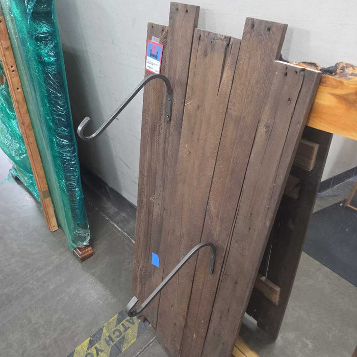 COAT HANGER BT