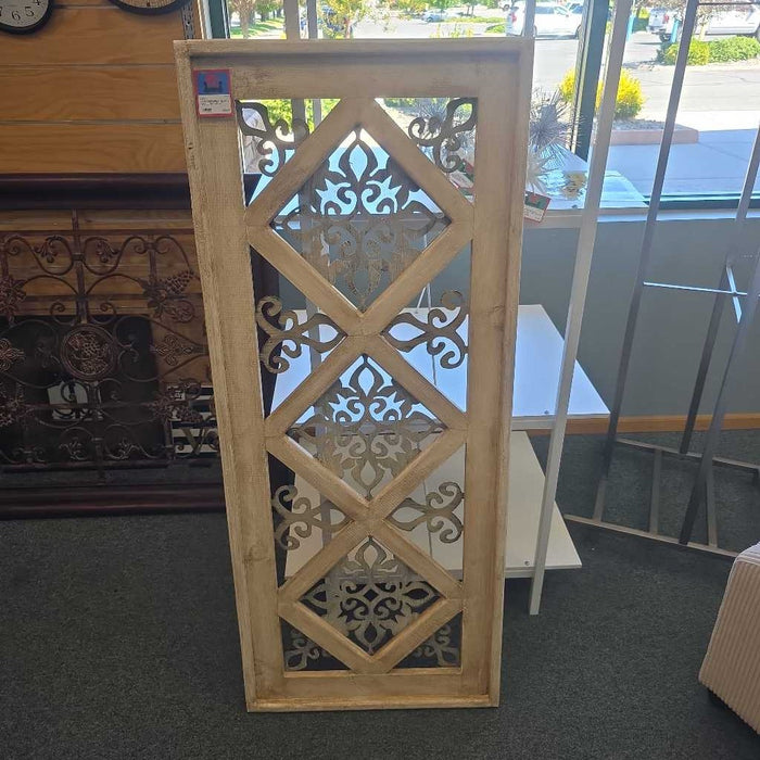 WOOD WALL DECOR AT