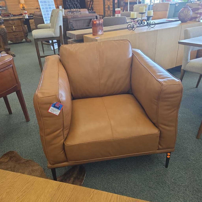 LEATHER ACCENT CHAIR