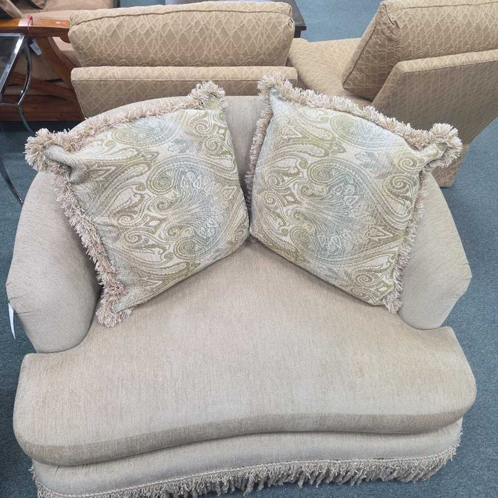 LOVESEAT BST