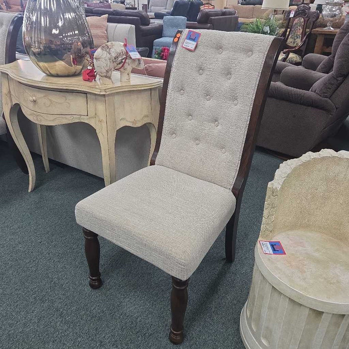 ACCENT CHAIR AT