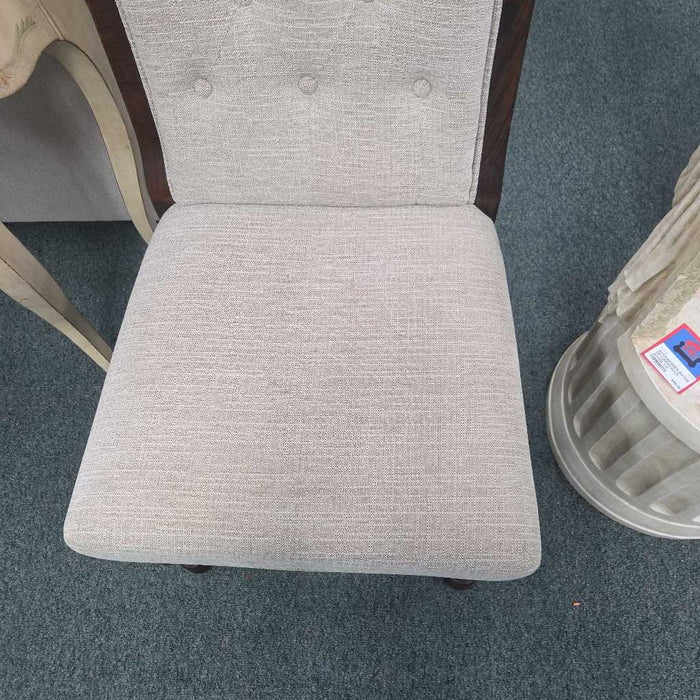 ACCENT CHAIR AT