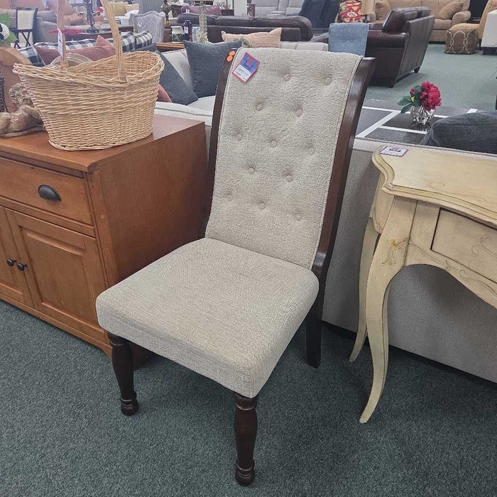 ACCENT CHAIR AT