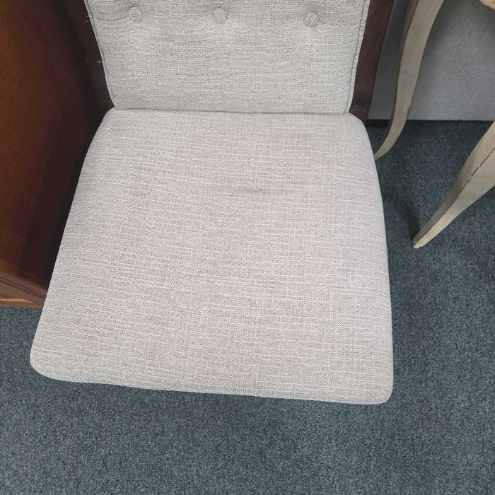ACCENT CHAIR AT
