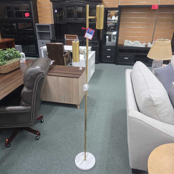 FLOOR LAMP AT