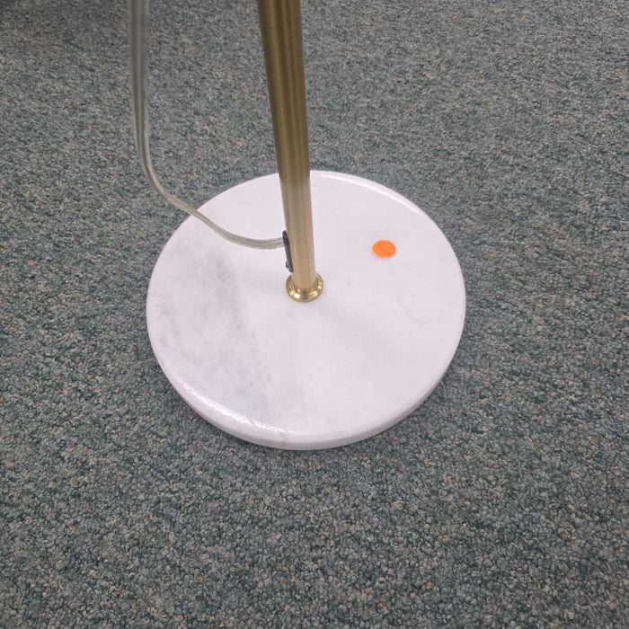 FLOOR LAMP AT