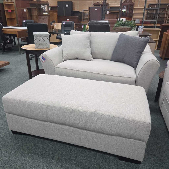 CHAIR AND A HALF WITH OTTOMAN LSH