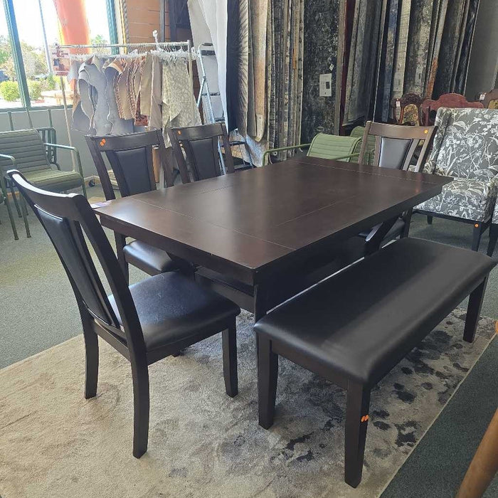 TABLE WITH 4 CHAIRS AND 1 BENCH ALK