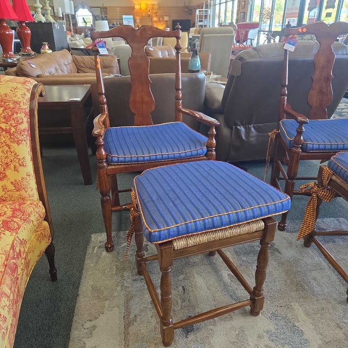 CHAIR WITH OTTOMAN BST