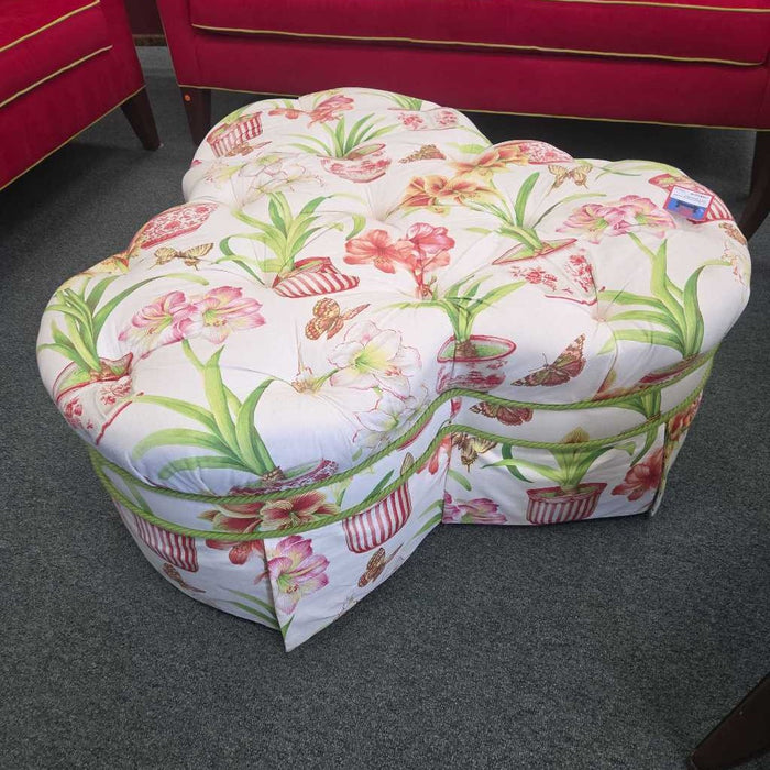CLOVER OTTOMAN BST