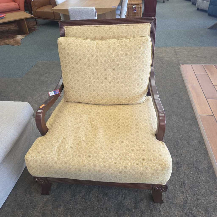 ACCENT CHAIR BHC