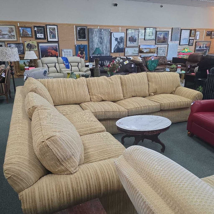 3PC SECTIONAL TBH
