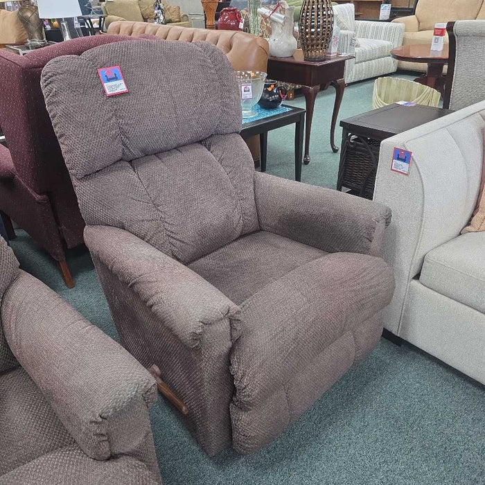 LAZBOY SWIVEL ROCKER RECLINER BTK
