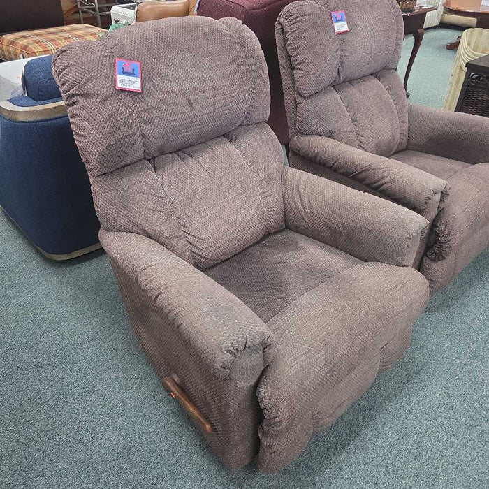 LAZBOY SWIVEL ROCKER RECLINER BTK