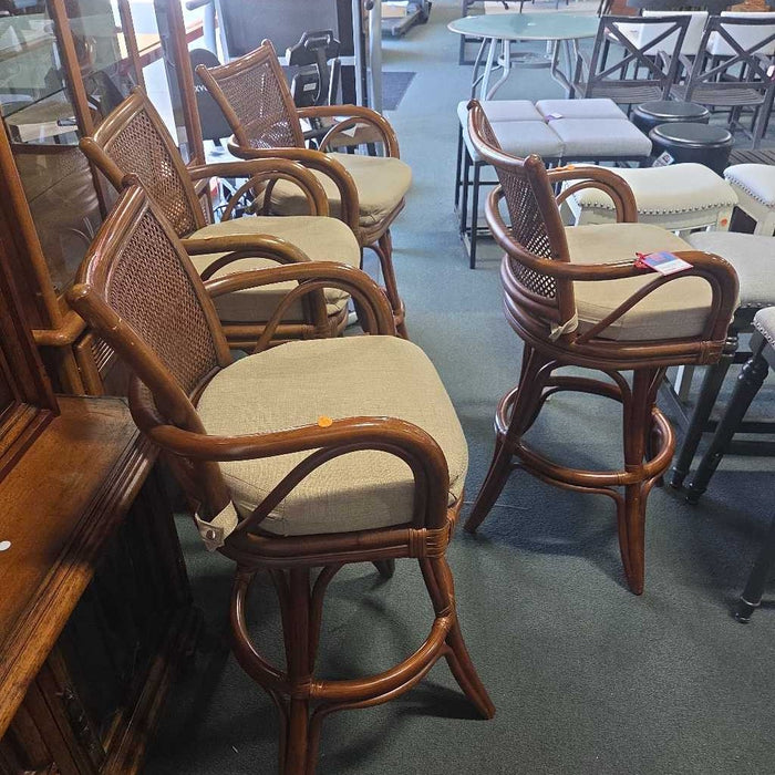 SET OF 4 STOOLS BTK