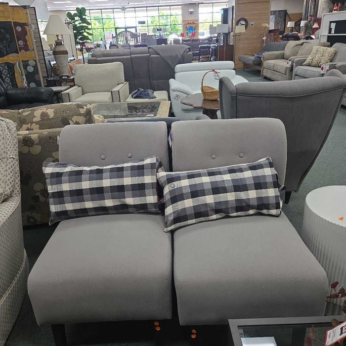 ACCENT CHAIR AT