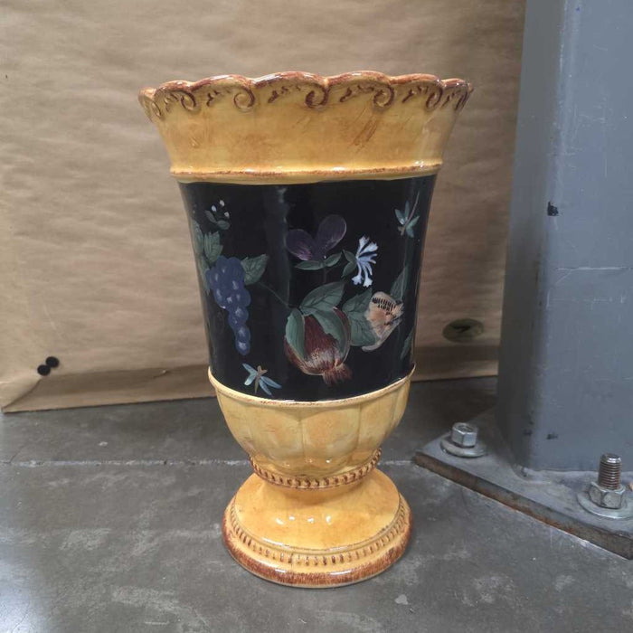 YELLOW FRUIT VASE AT
