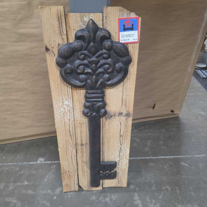 KEY WALL DECOR LS