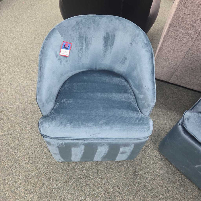 BLUE CLUB CHAIR SK