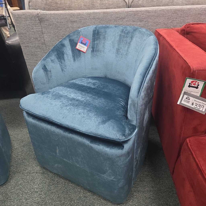 BLUE CLUB CHAIR SK