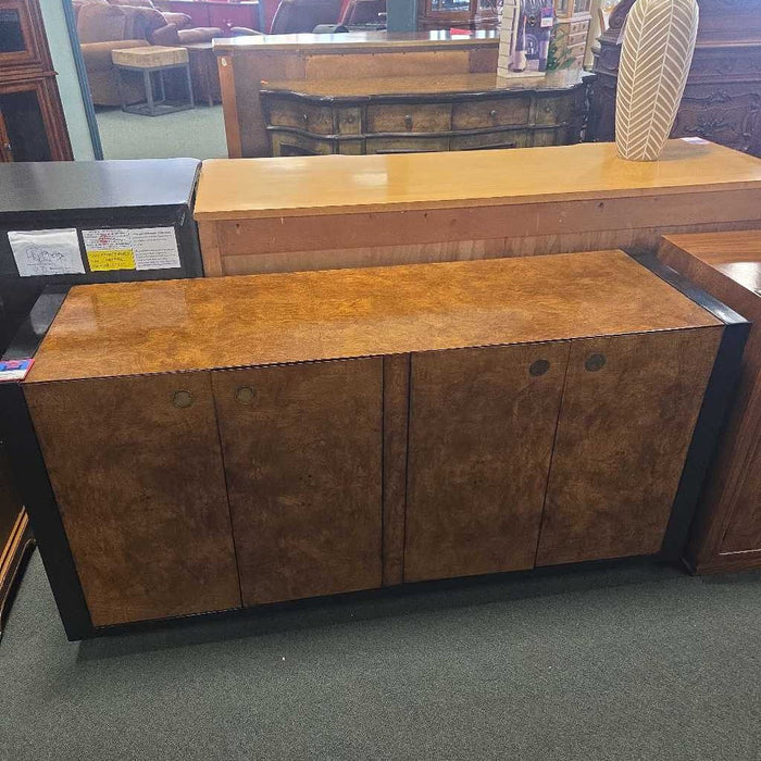 SIDEBOARD LSH