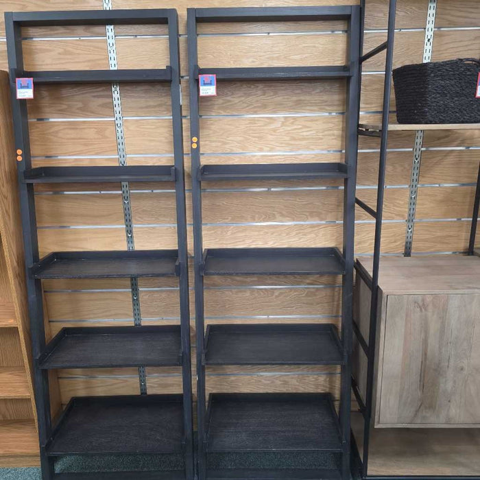 LEANING SHELF AT