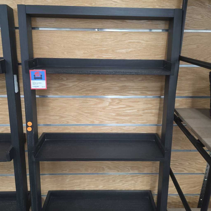 LEANING SHELF AT