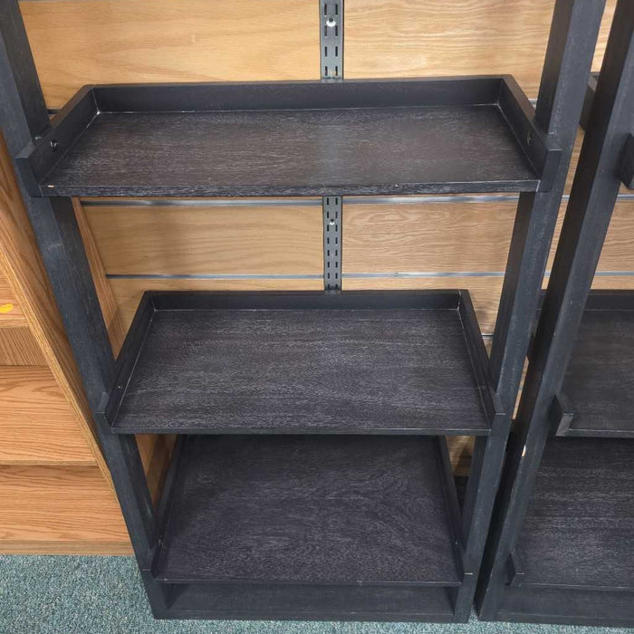 LEANING SHELF AT
