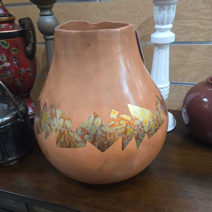 ORANGE POTTERY LS