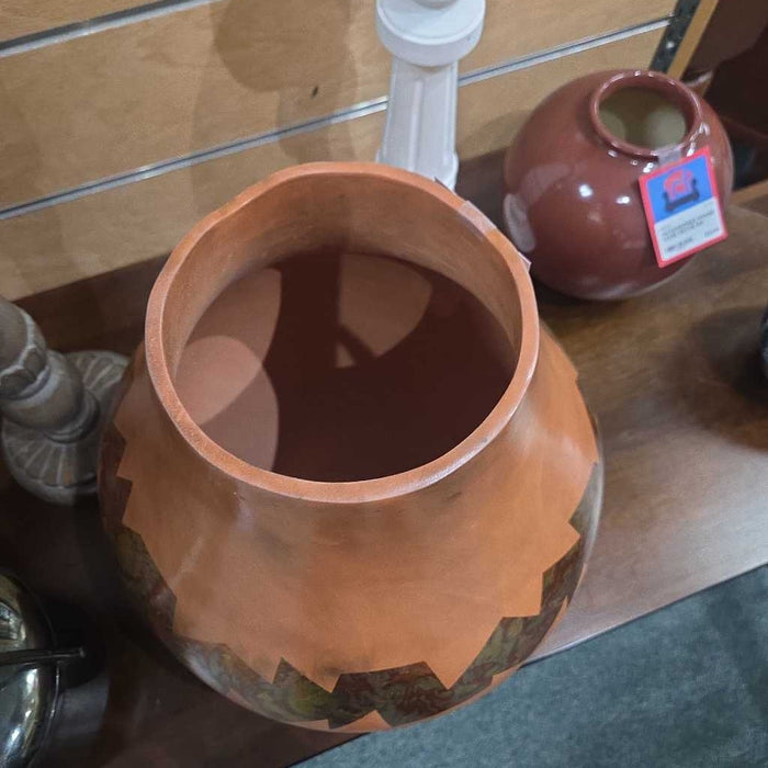 ORANGE POTTERY LS