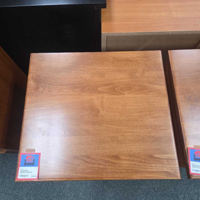 NIGHTSTAND MI