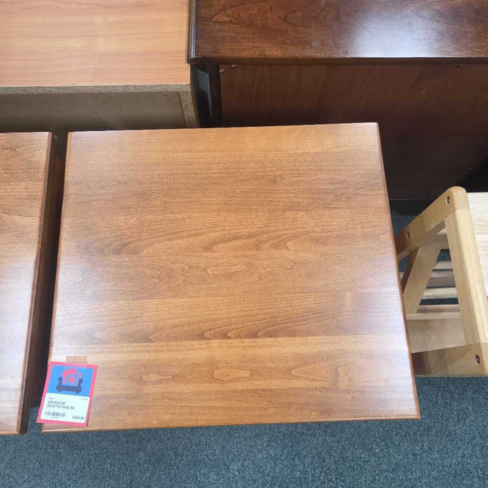 NIGHTSTAND MI